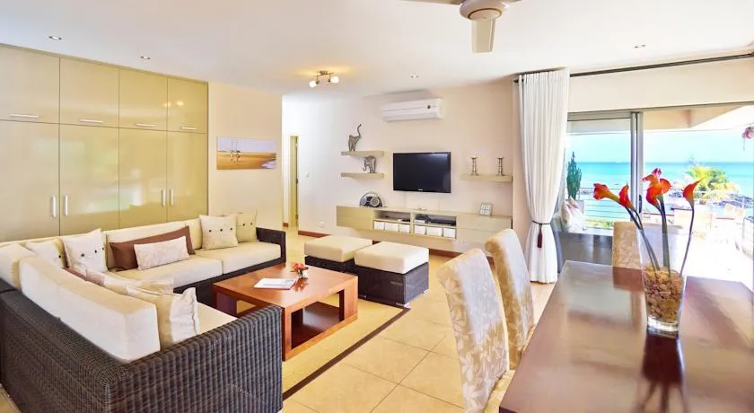 BON AZUR ELEGANT SUITES & PENTHOUSES