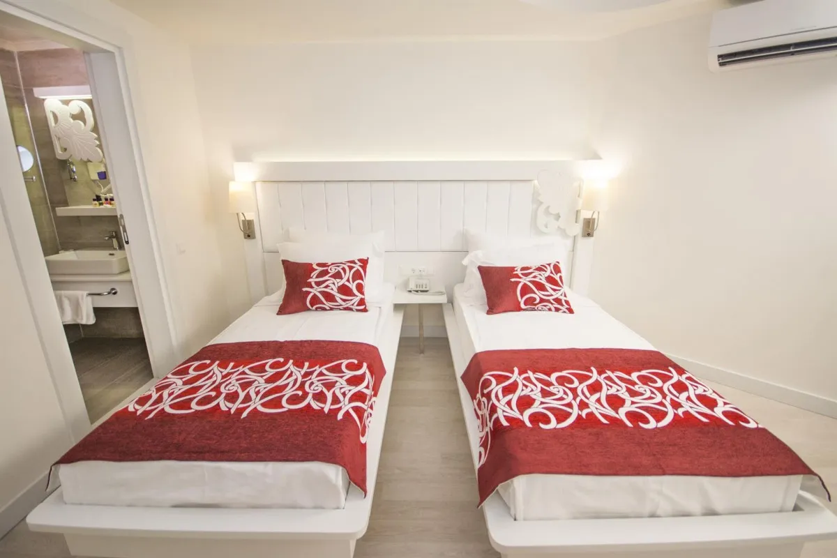 LAGUNA BEACH ALYA RESORT & SPA