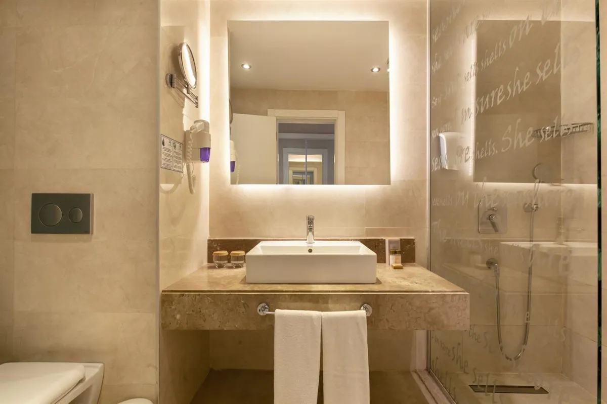 SEASHELL RESORT & SPA