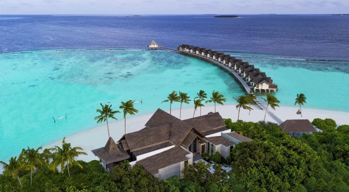 FURAVERI ISLAND RESORT & SPA