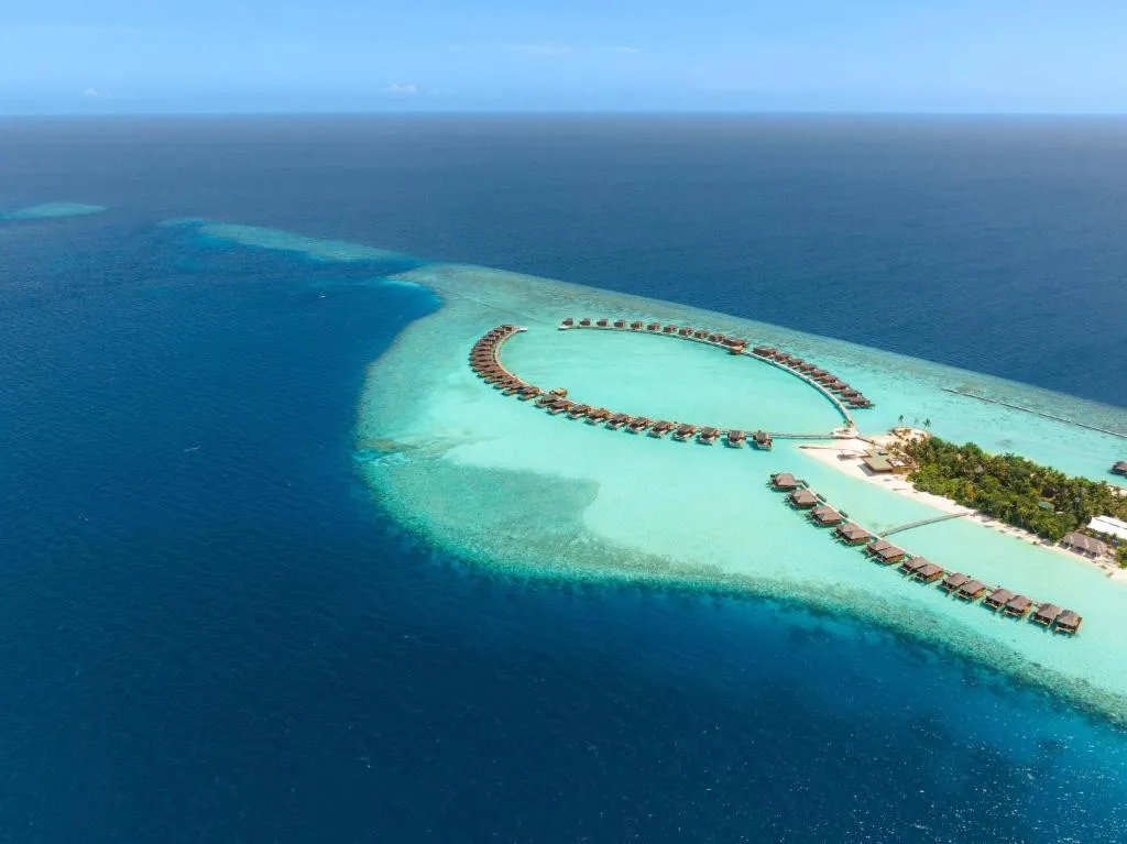 VELIGANDU ISLAND RESORT & SPA