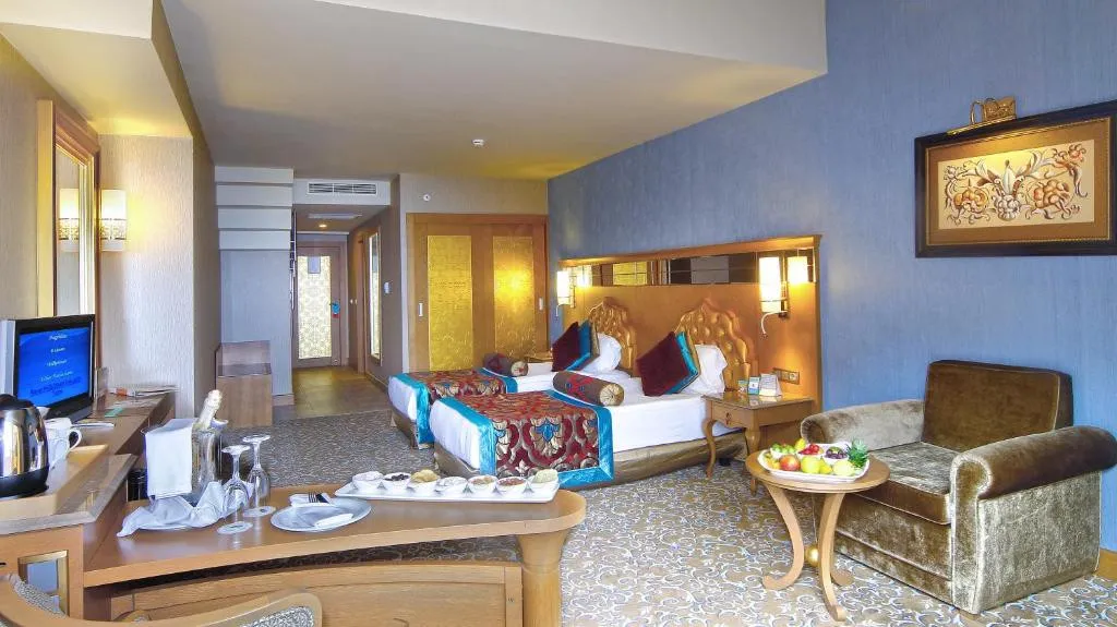 ROYAL HOLIDAY PALACE