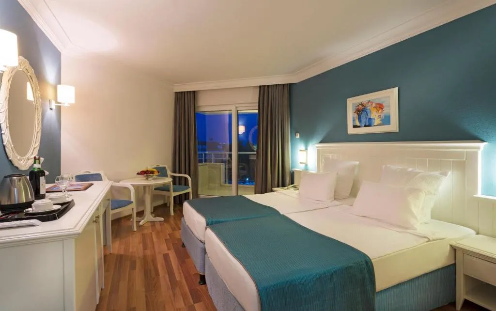 TERRACE BEACH RESORT