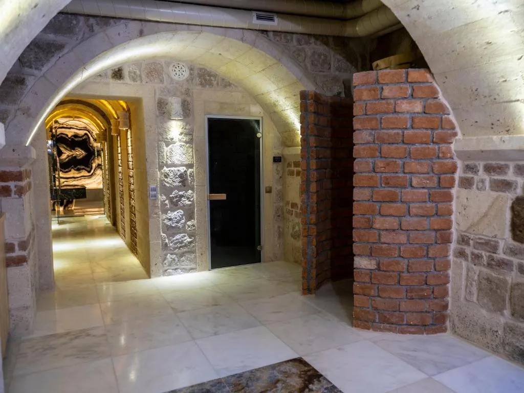 ELIKA CAVE SUITES
