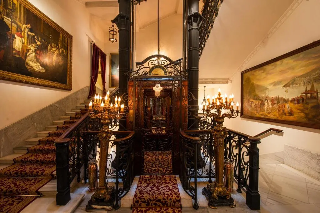 PERA PALACE