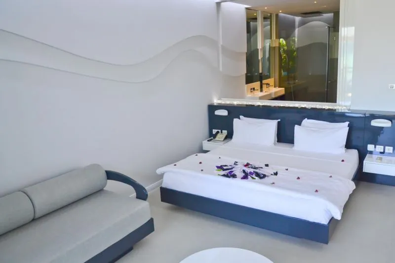 BAYSTONE BOUTIQUE HOTEL & SPA