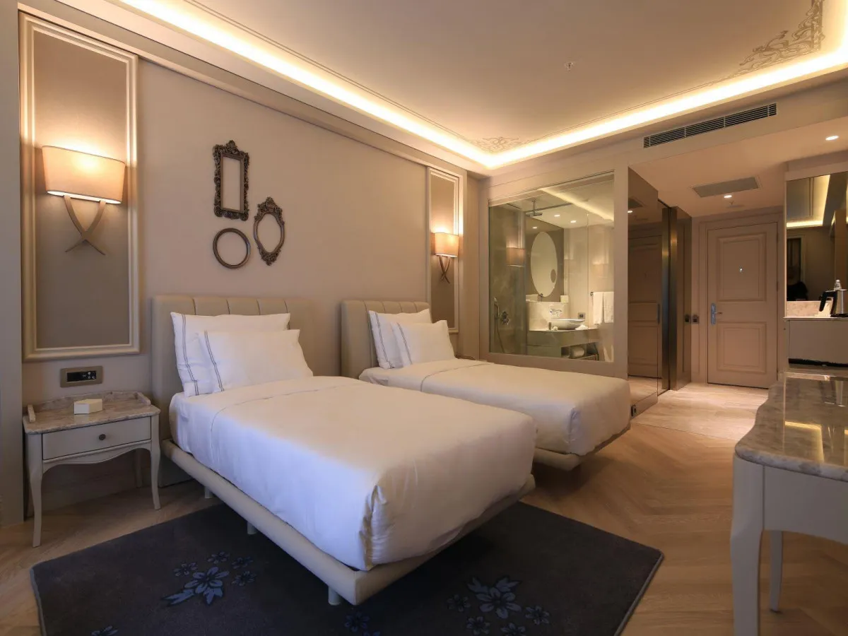 LAZZONI HOTEL