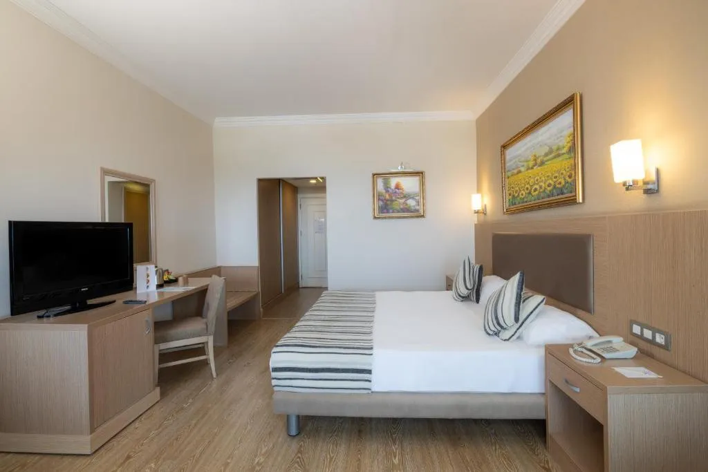 CRYSTAL TAT BEACH PEARL COLLECTION (EX. CRYSTAL TAT BEACH GOLF RESORT & SPA)