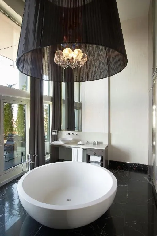 LE MERIDIEN ISTANBUL ETILER