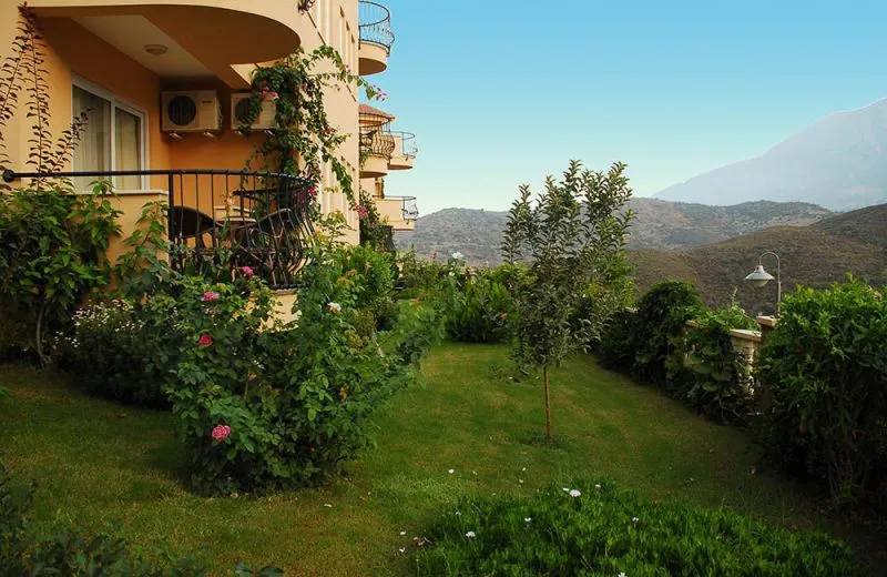 GOLDEN LUXURY APARTMENTS & VILLAS