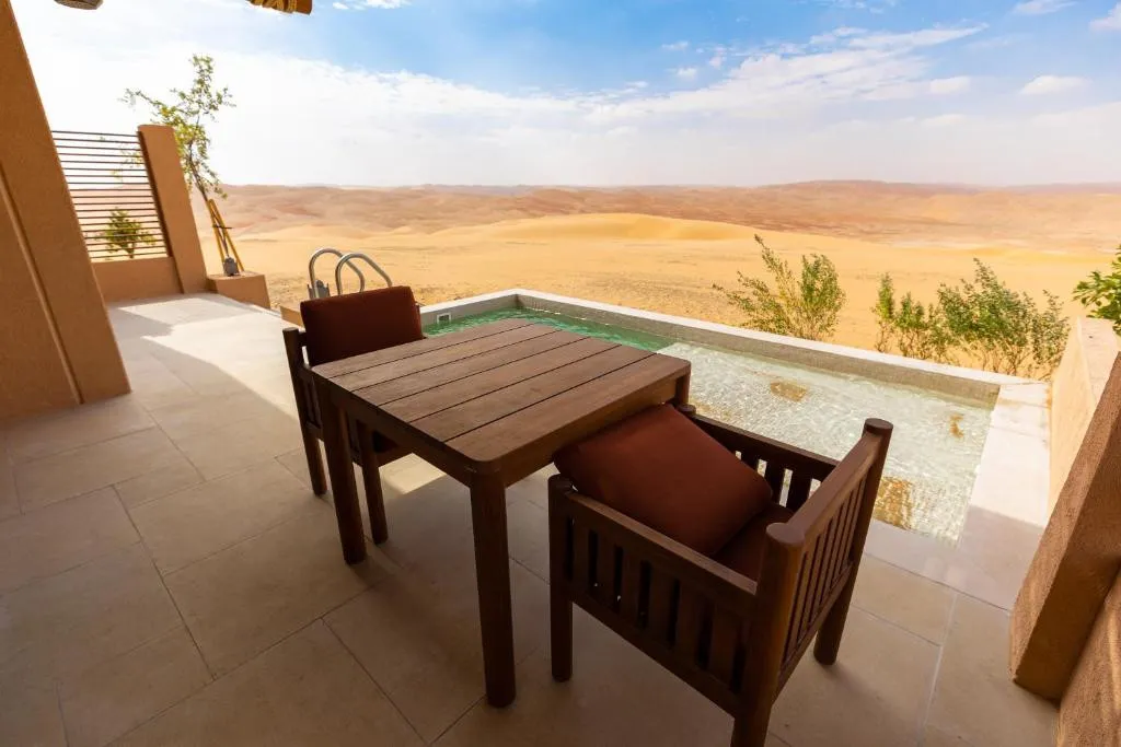 BAB AL NOJOUM BATEEN LIWA