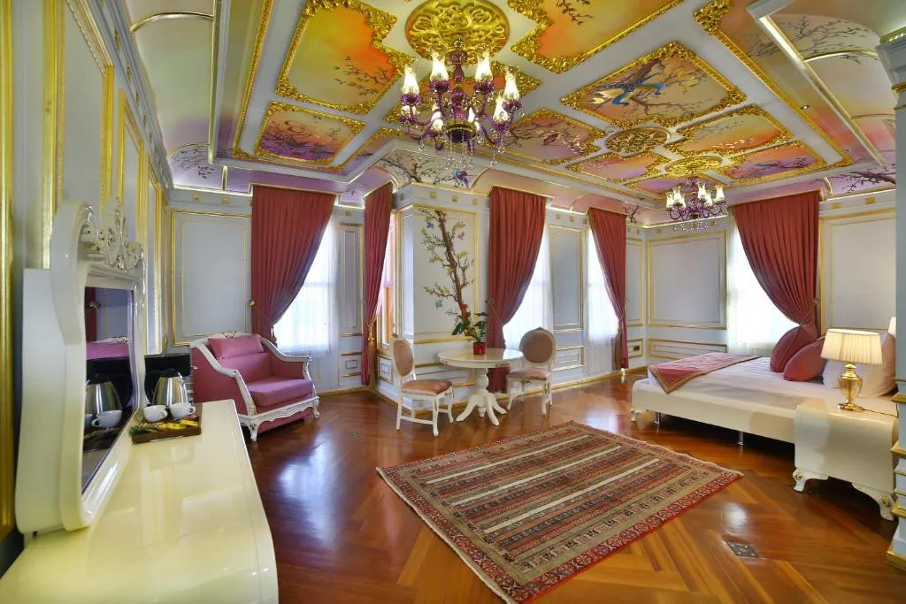 SEVEN HILLS PALACE HOTEL