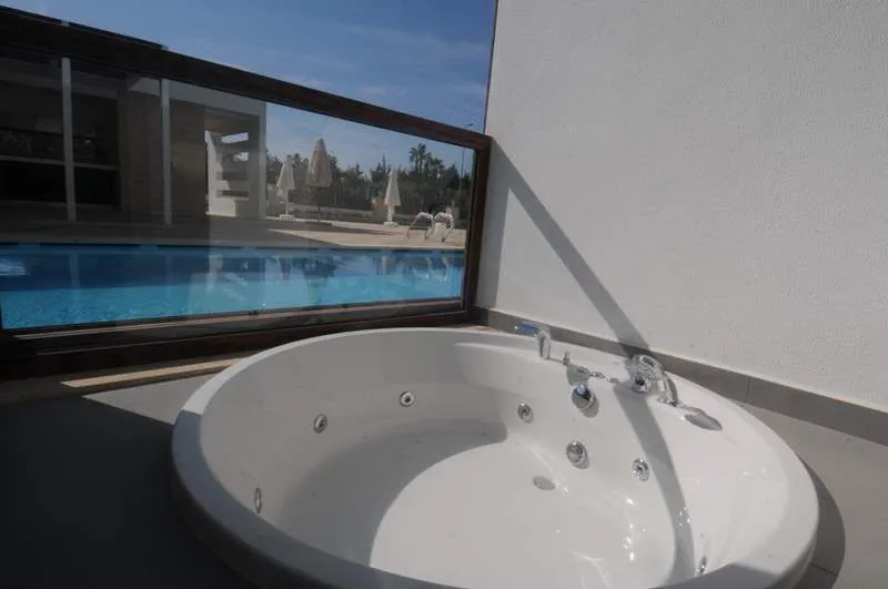 SENTIDO GOLDEN BAY