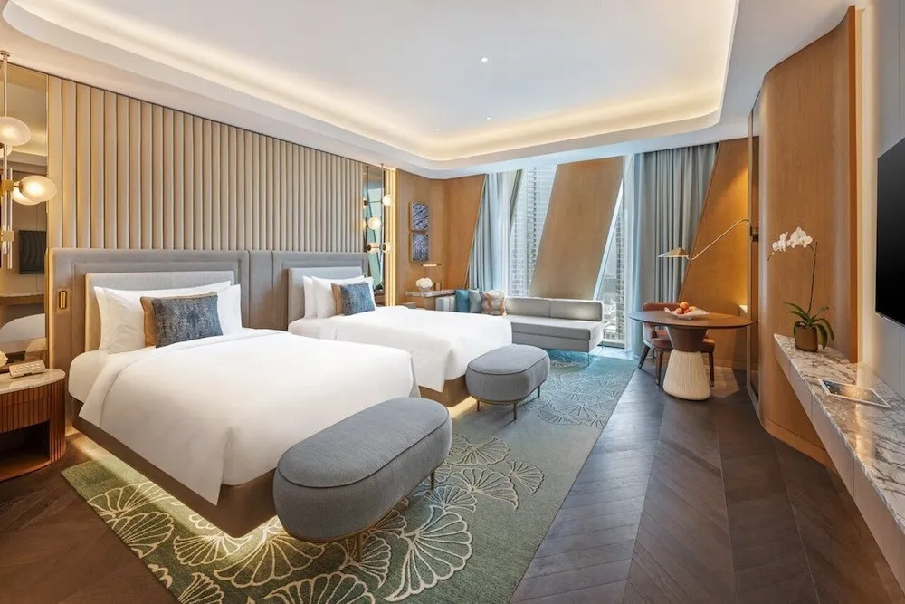 MANDARIN ORIENTAL DOWNTOWN