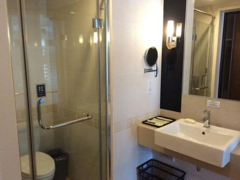 GOLDEN SUNSHINE HOTSPRING RESORT