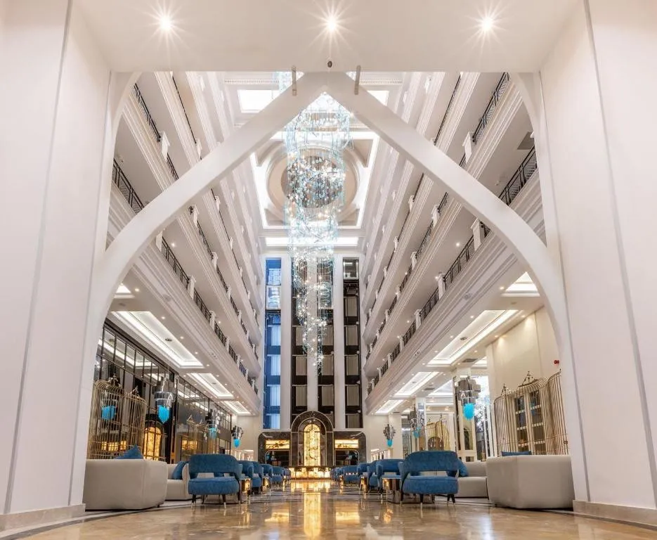 SERENITY QUEEN HOTEL