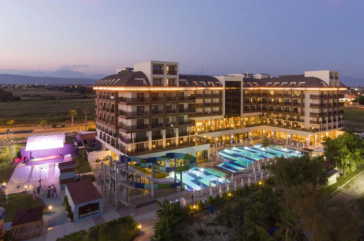 GLAMOUR RESORT & SPA