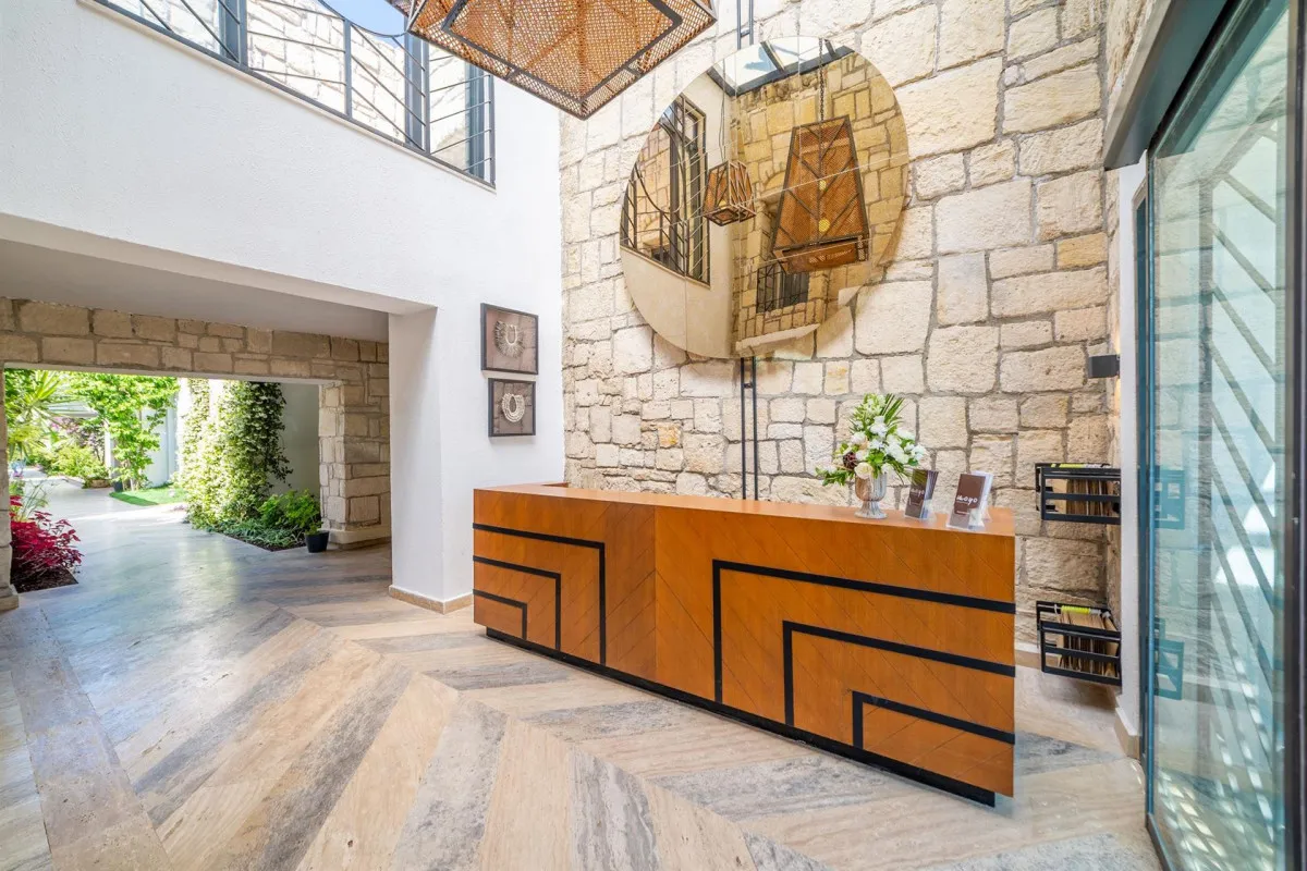 MOYO LUXURY HOTEL BOUTIQUE