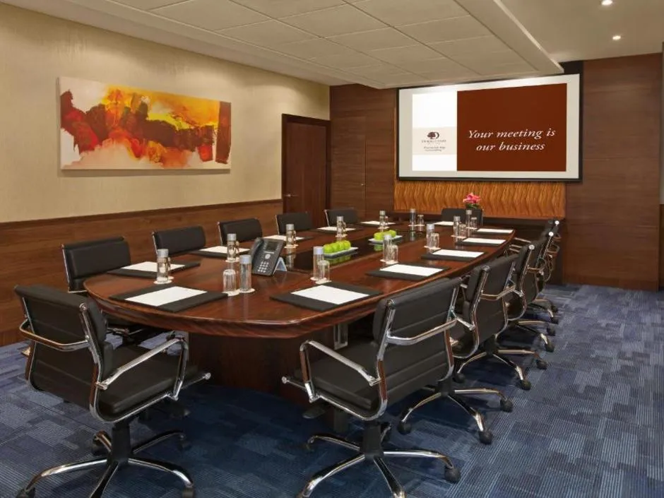 DOUBLETREE BY HILTON HOTEL & RESIDENCES DUBAI AL BARSHA