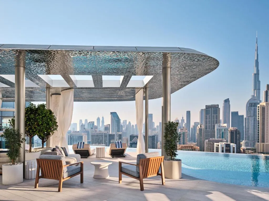 THE LANA DORCHESTER COLLECTION