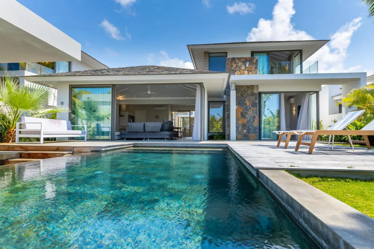 LIFE IN BLUE AZURI RESIDENCES