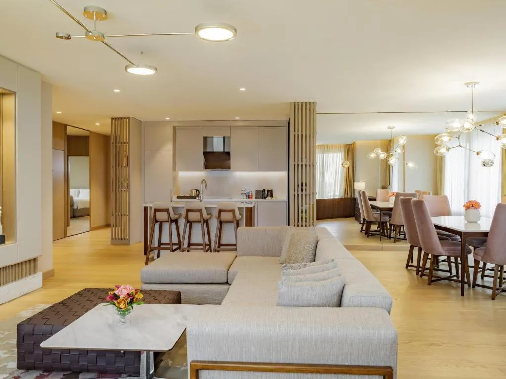 MOVENPICK HOTEL ISTANBUL BOSPHORUS (EX.MERCURE ISTANBUL THE PLAZA BOSPHORUS)