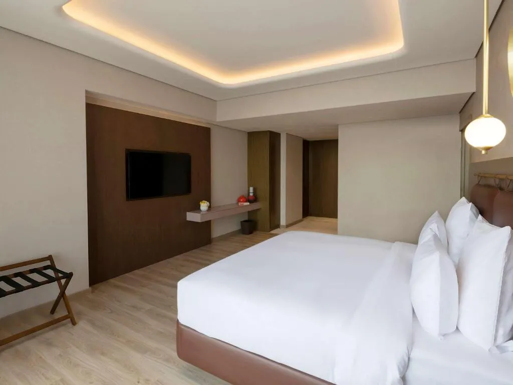 MOVENPICK JUMEIRAH VILLAGE TRIANGLE