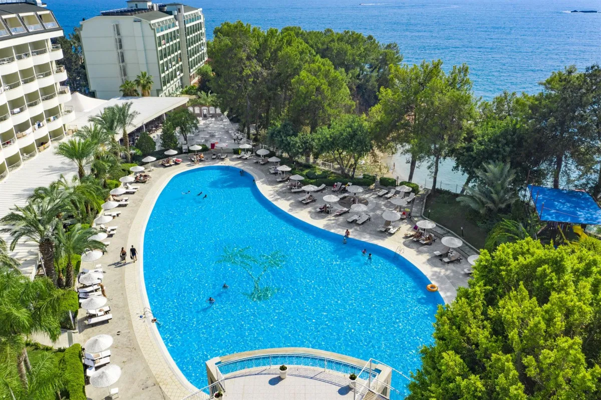 UTOPIA BEACH CLUB