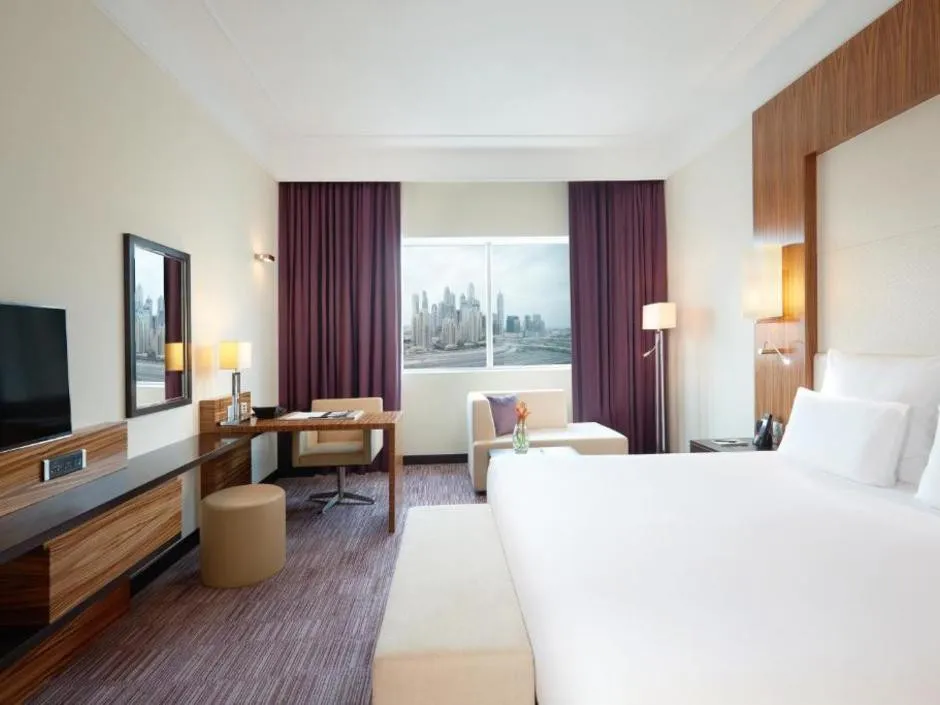 PULLMAN DUBAI JUMEIRAH LAKES TOWERS