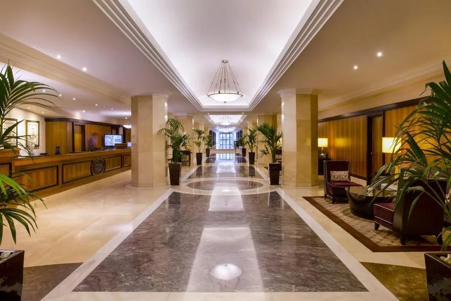 RADISSON BLU HOTEL & RESORT ABU DHABI CORNICHE (EX. HILTON ABU DHABI)