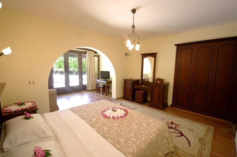 ALARGA SAIL BOUTIQUE HOTEL & YACHT CLUB