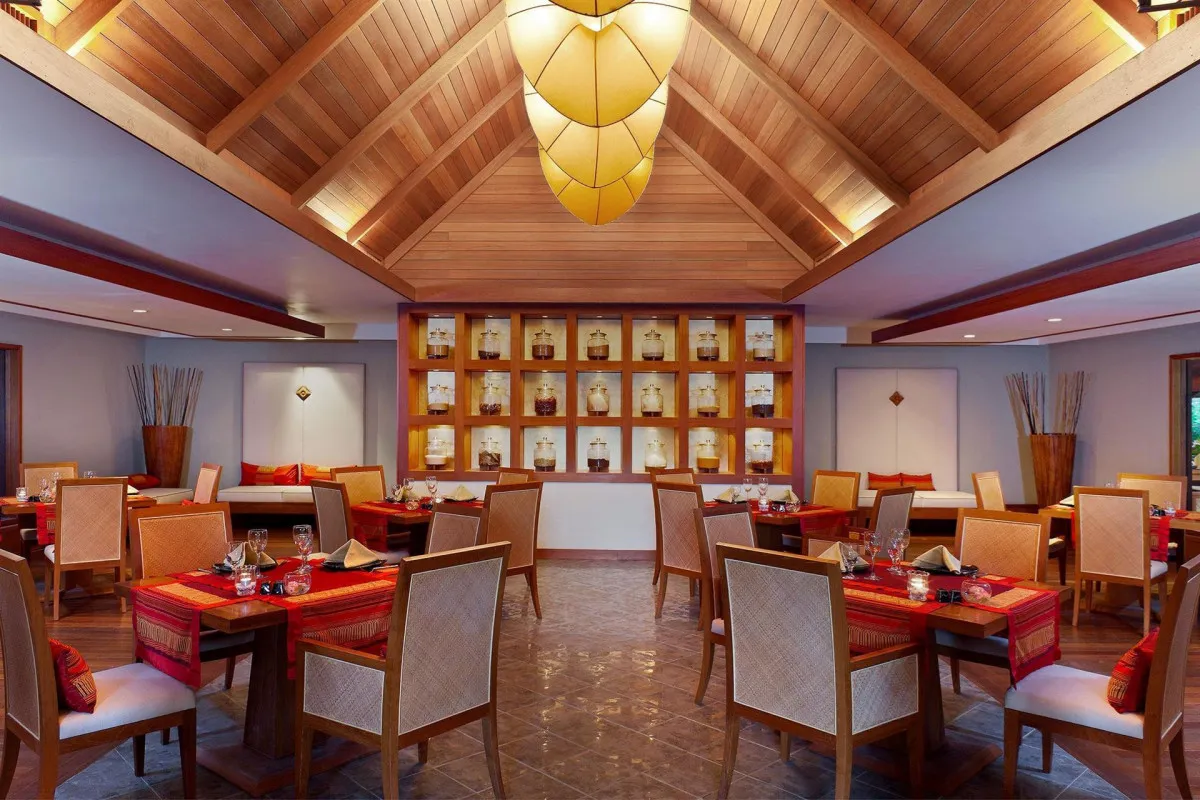 SHERATON MALDIVES FULL MOON RESORT & SPA