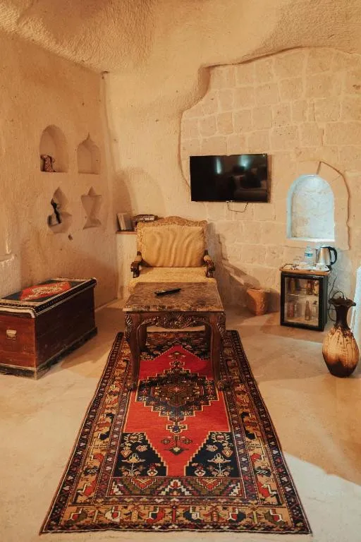 HU OF CAPPADOCIA
