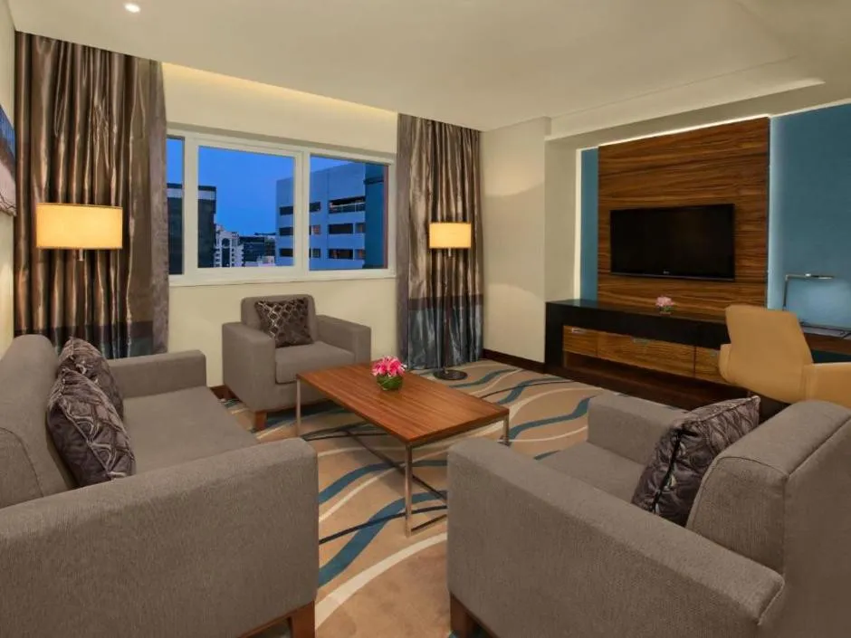 DOUBLETREE BY HILTON HOTEL & RESIDENCES DUBAI AL BARSHA
