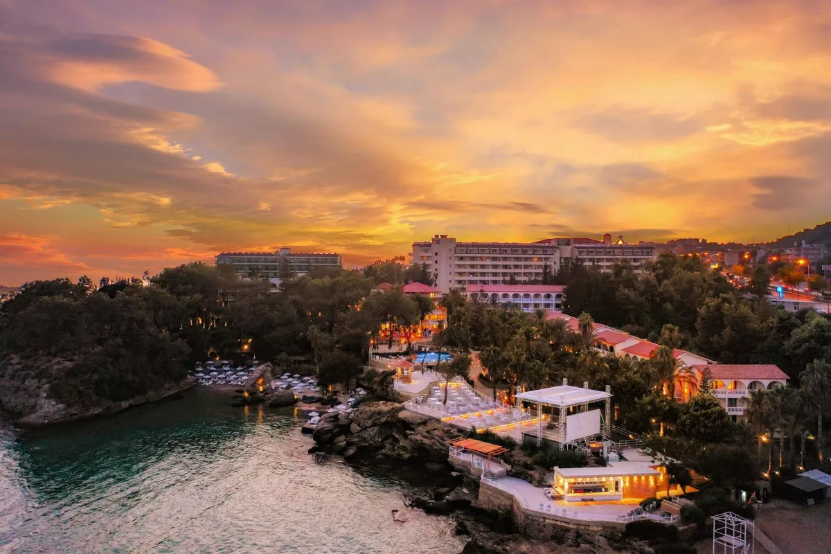 UTOPIA BEACH CLUB
