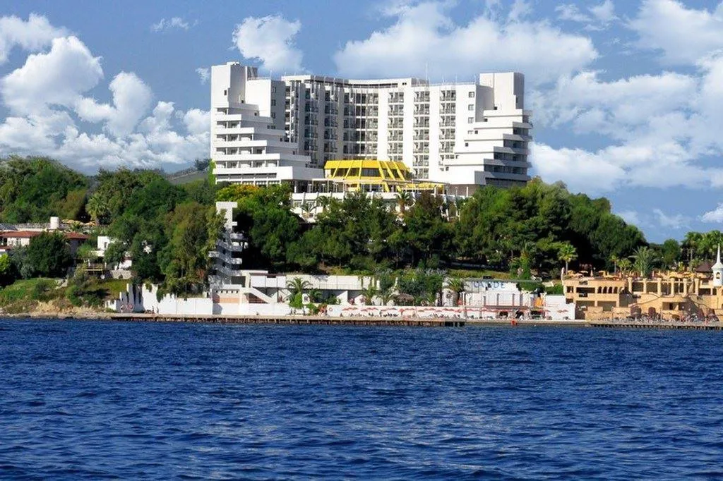 BLUE VISTA HILL HOTEL (EX. VISTA HILL HOTEL)