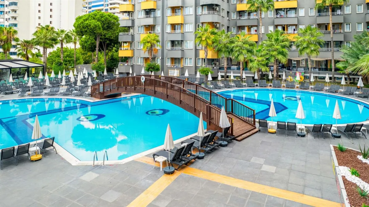 SENZA HOTELS GRAND SANTANA
