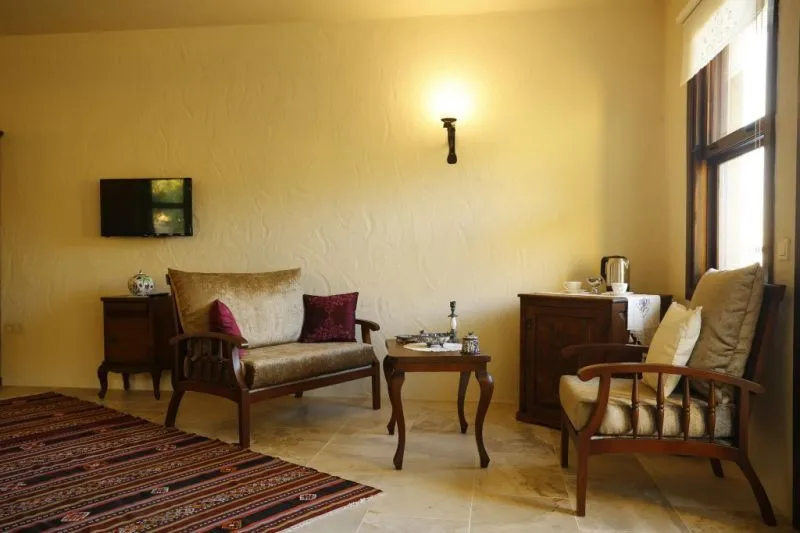 MANDARIN & MANGO BOUTIQUE HOTEL