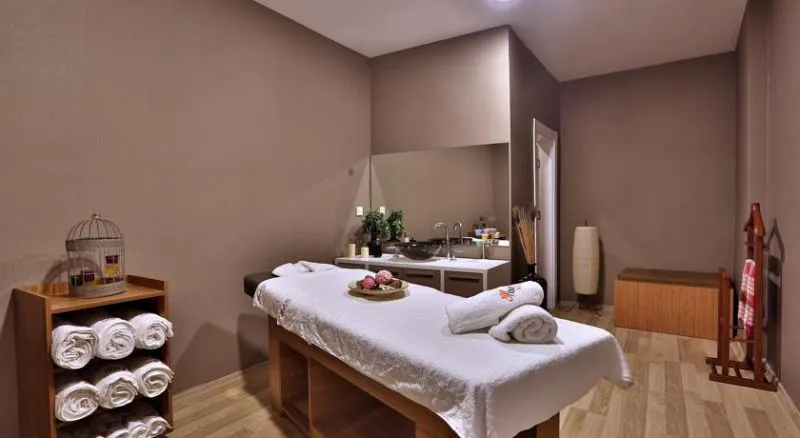 QUA HOTEL