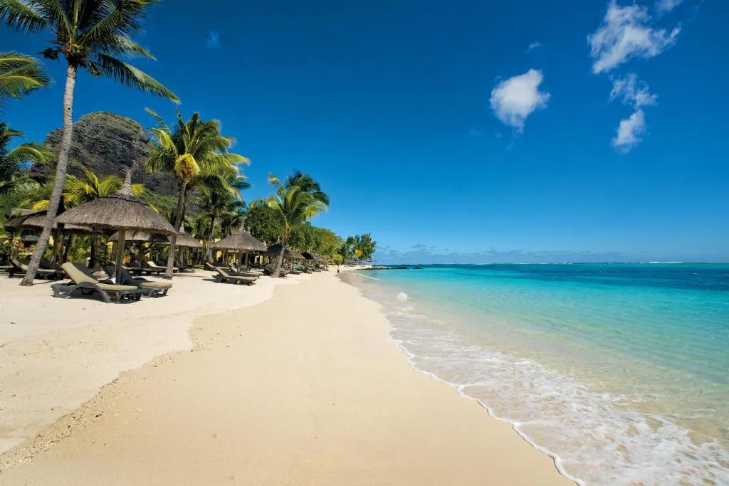 PARADIS BEACHCOMBER GOLF RESORT & SPA
