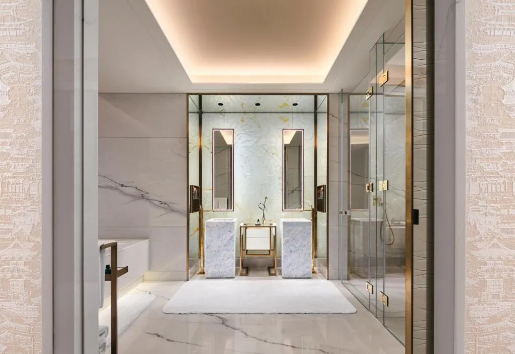 J HOTEL, SHANGHAI TOWER