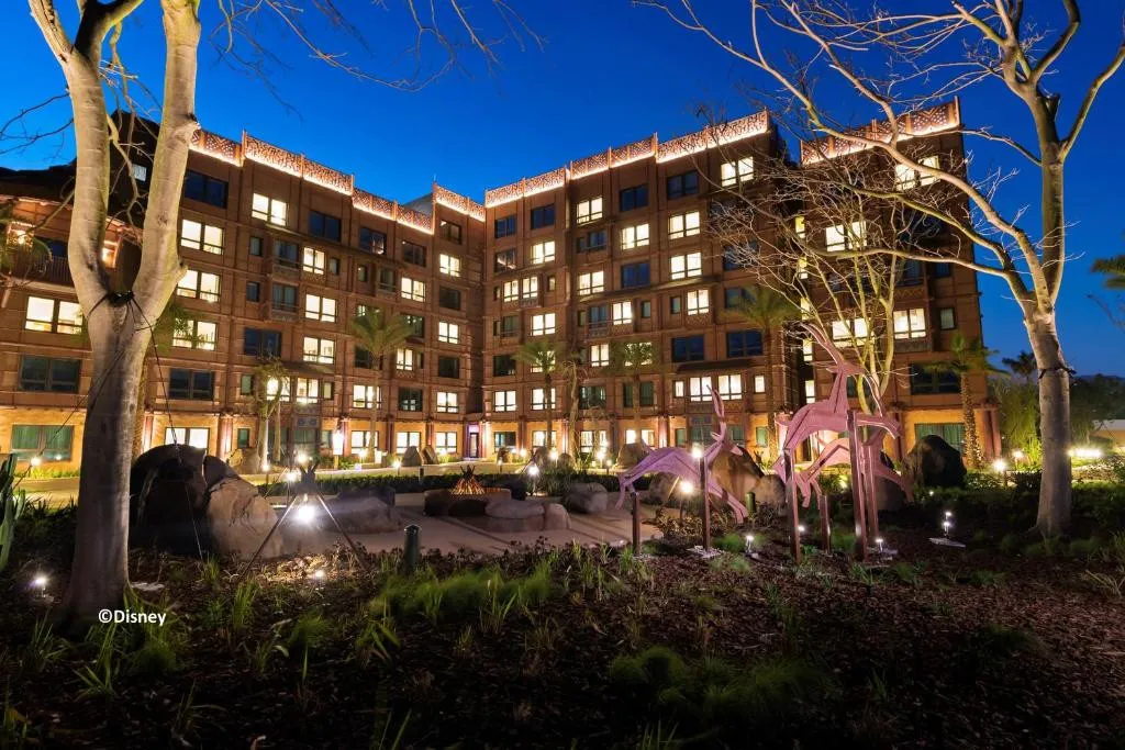 DISNEY EXPLORERS LODGE