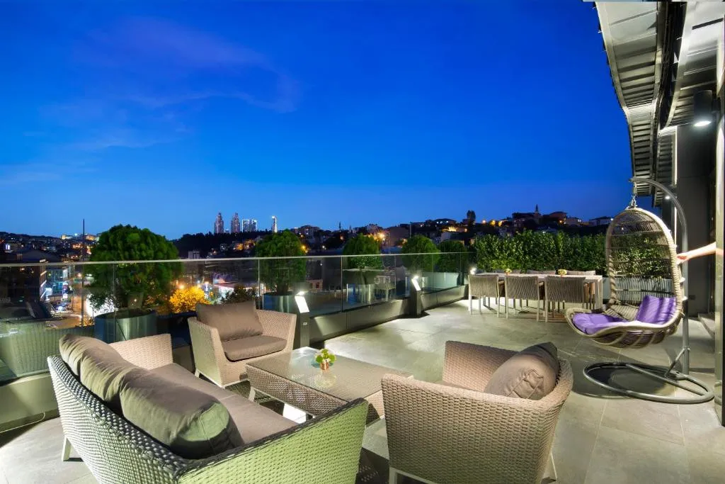 DOUBLETREE BY HILTON HOTEL ISTANBUL PIYALEPASA
