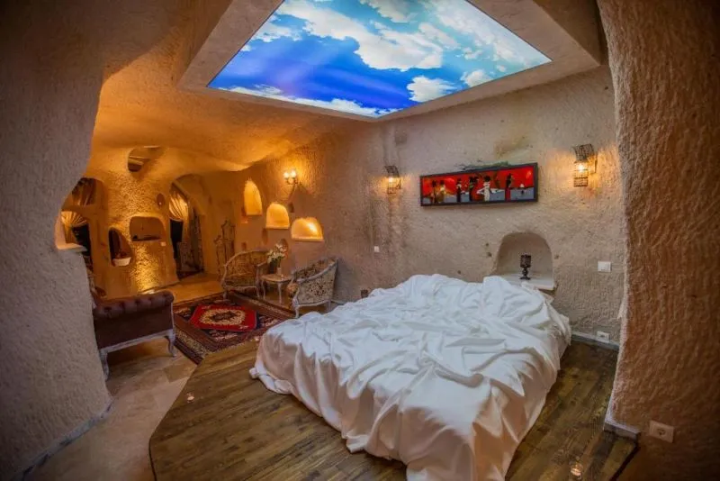 KARLIK CAVE SUITE