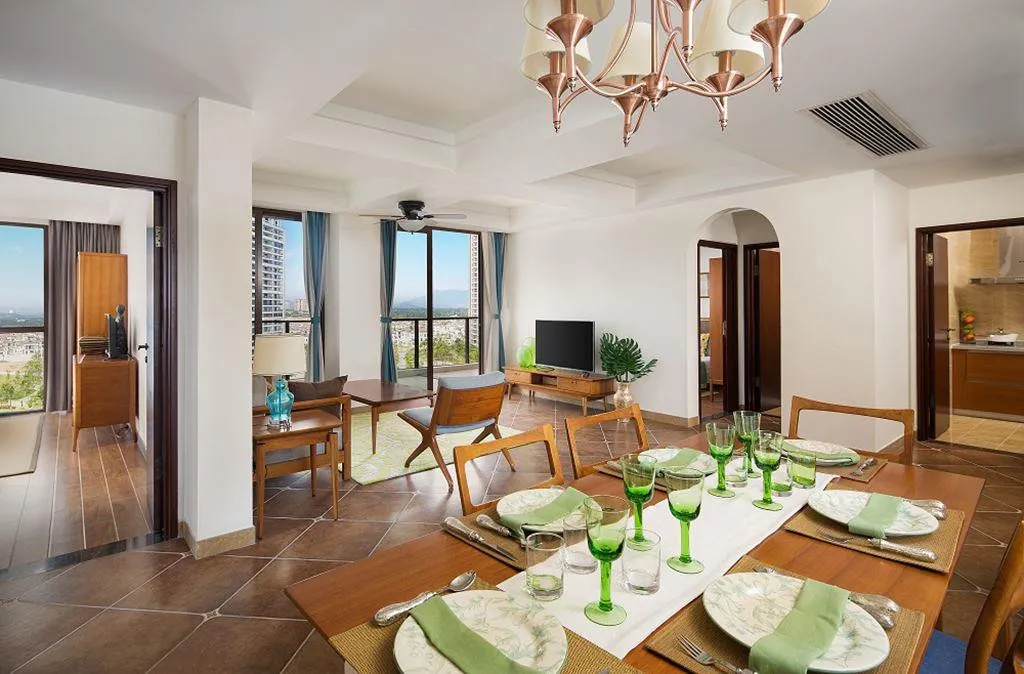 ALOHA OCEAN FRONT SUITE ANNEX BUILDING