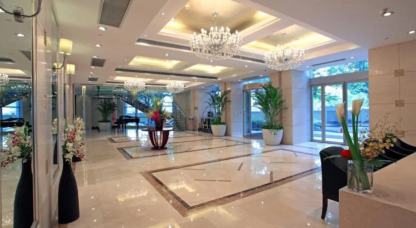 HOWARD JOHNSON HUAIHAI