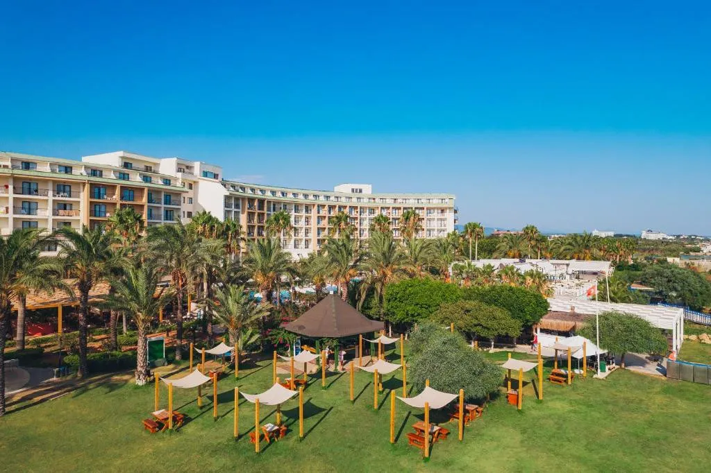 SELECTUM FAMILY COMFORT SIDE (EX. LYRA RESORT HOTEL)