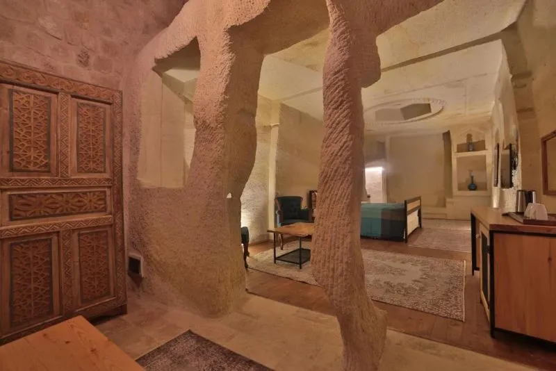 TARU CAVE SUITES