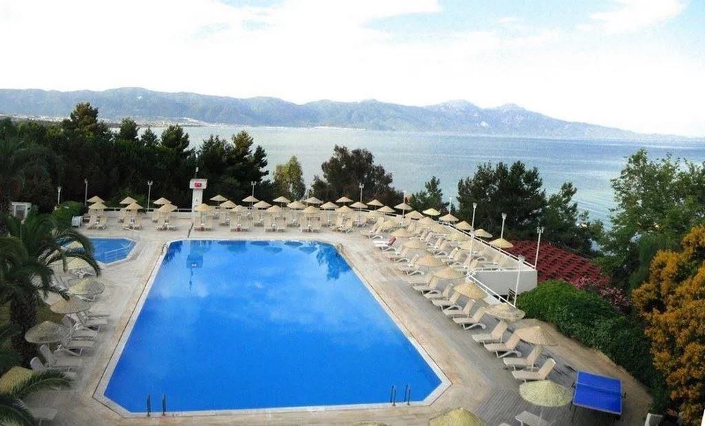 BLUE VISTA HILL HOTEL (EX. VISTA HILL HOTEL)