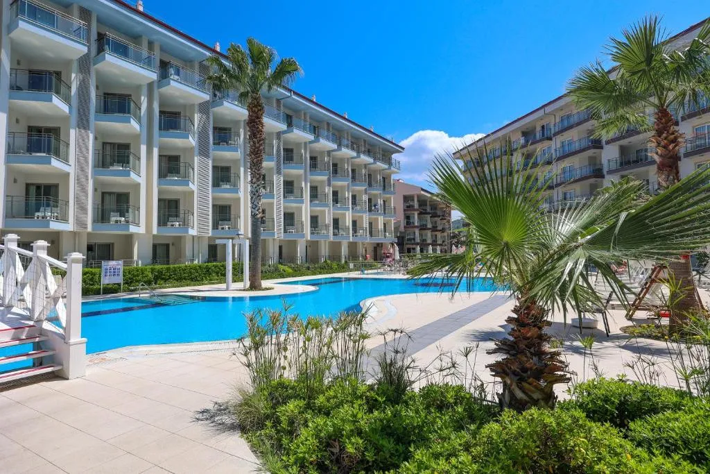 RAMADA HOTEL & SUITES BY WYNDHAM KUSADASI